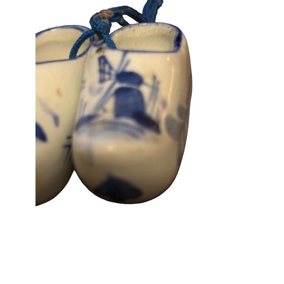 Vintage Delft Blue Holland Mini clogs Windmills Porcelain 2" Souvenir Blue Strin - Picture 3 of 16